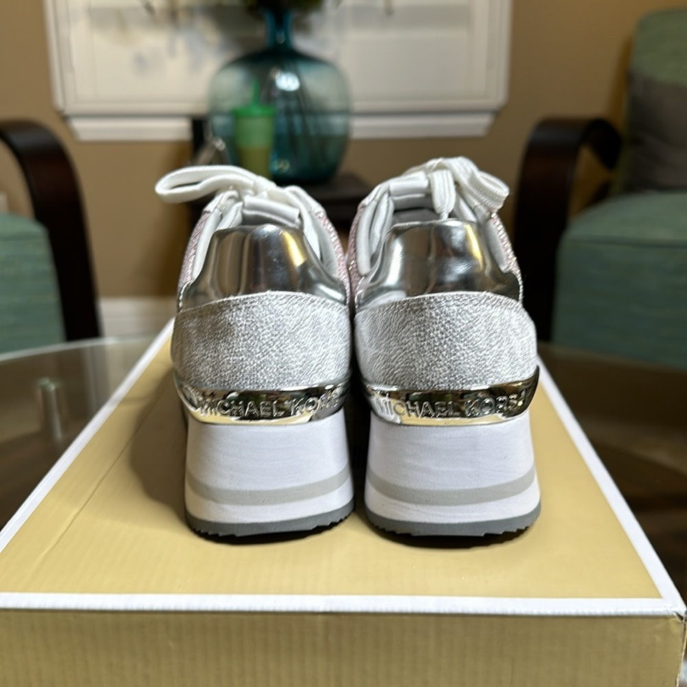 New Monique Pink Glitter‎ Chain Mesh Trainer size 5 - Picture 2 of 14